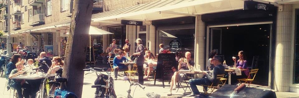 Druk terras op het Christiaan Huygensplein